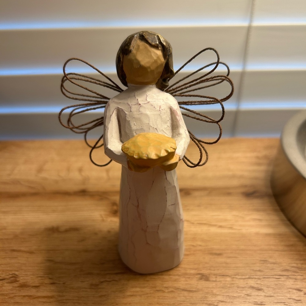 Willow Tree “Angel Of The Hearth” 99 Susan Lordi Sculpture